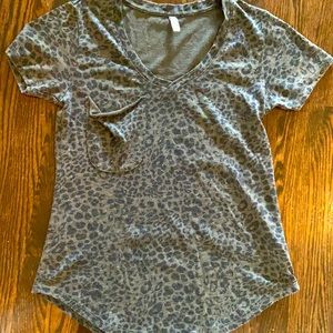 Z Supply green leopard pocket t shirt Size Small
